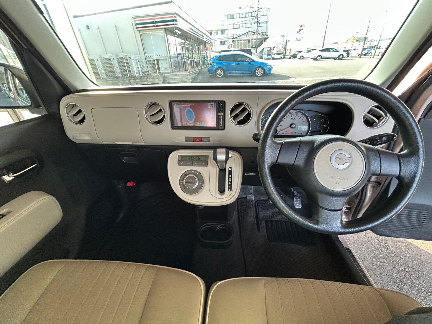 ダイハツ　ミラココア　プラスX